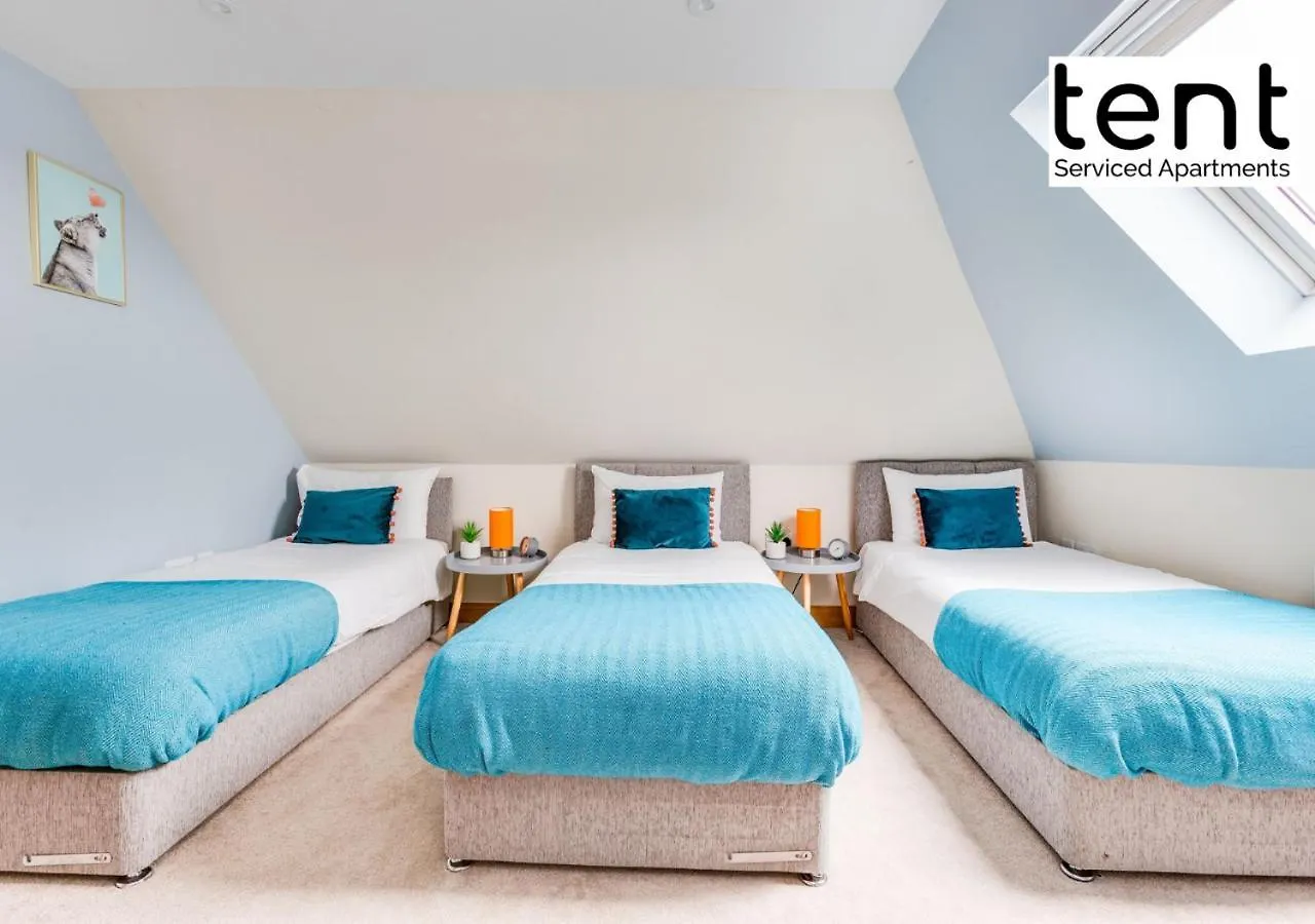 Bright, Stylish Two Bedroom Apt In Town Centre With Free Parking At Tent Serviced Apartments Chertsey Storbritannien