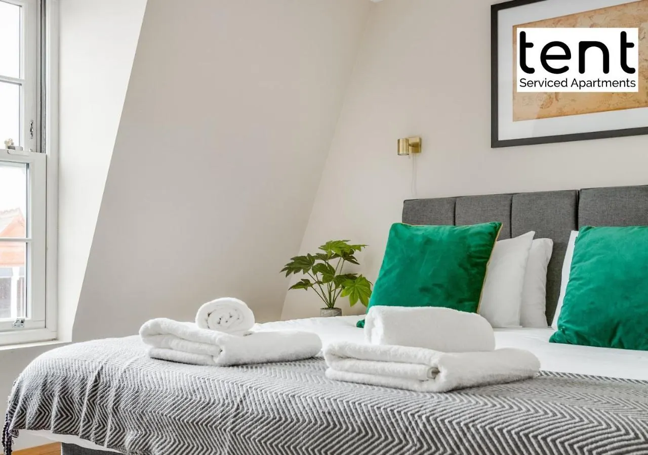 Bright, Stylish Two Bedroom Apt In Town Centre With Free Parking At Tent Serviced Apartments Chertsey