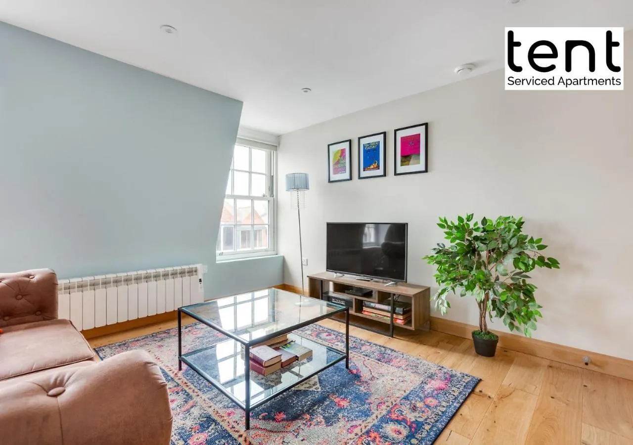 Tent Serviced Apartments Chertsey: Bright Two-Bedroom with Free Parking United Kingdom